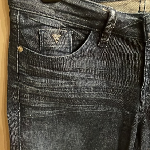 GUESS 1981 LA BRITTNEY SKINNY women’s embellished back pockets distressed jeans - Picture 3 of 13